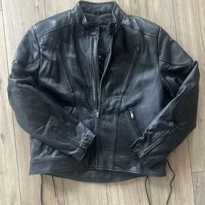 Like new- men’s genuine leather black leather motorcycle jacket
